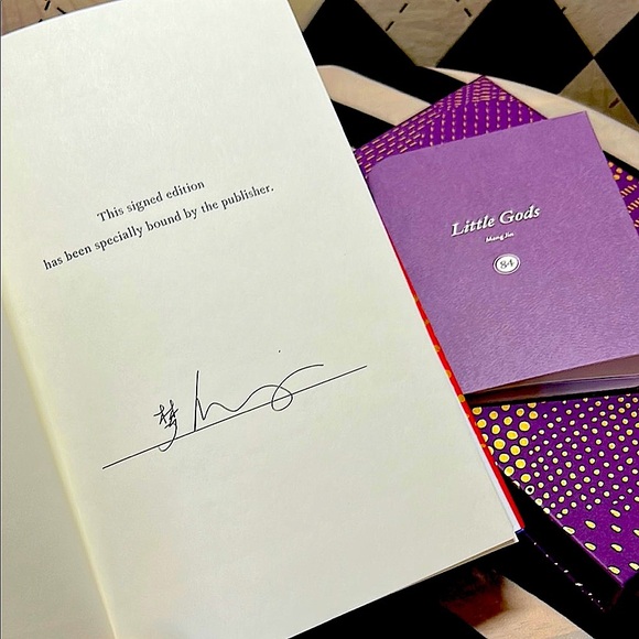 Little Gods| Signed First Edition by Meng Jin|  Original Slipcase + Booklet - Picture 2 of 5